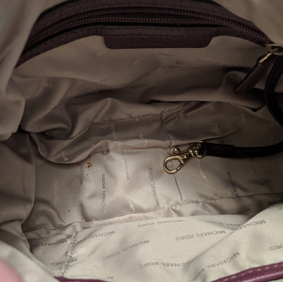 Michael Kors Raven Medium Messenger - Plum - Picture 3 of 5